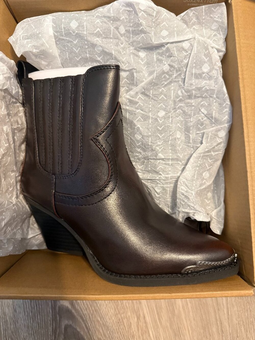 NEW Zodiac Short Brown Leather Boots Sz 7